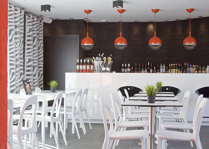 Hotel De L'octroi 3*